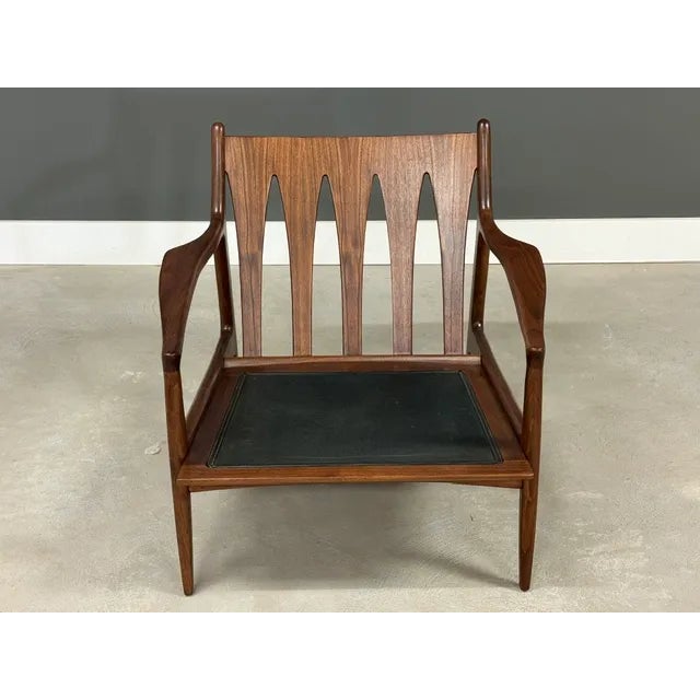 Wood Mid 20th Century Archie Walnut Lounge Chair Attributed to Milo Baughman For Sale - Image 7 of 9