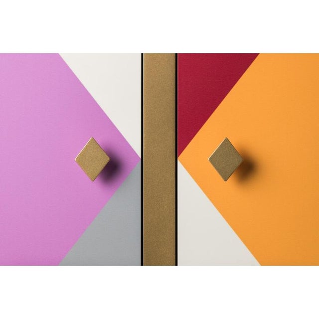 Camicia corta cabinet in powder-coated aluminum by altreforme dimensions: d 45 x w 100 x h 140 cm. Materials: powder-...