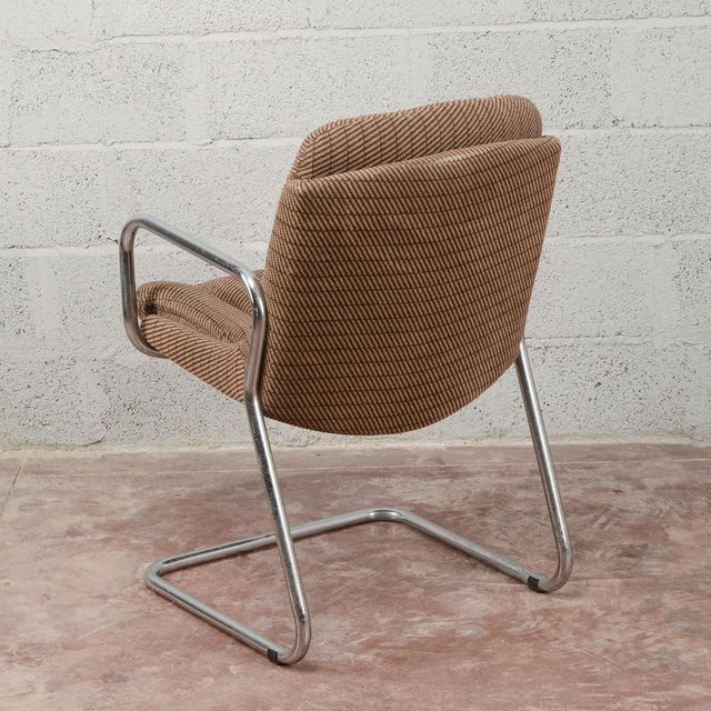 Beige Vintage Lounge Chair in Padded Fabric, 1970s For Sale - Image 8 of 9