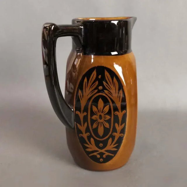 Antique Art Nouveau Ceramic Chocolate Pot, in Flawless conditions. Designed 1890 to 1919