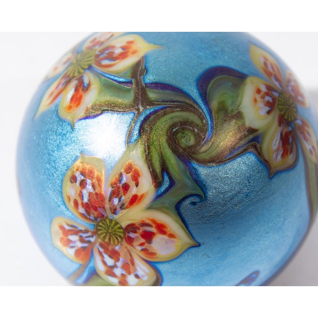 Orient and Flume 1977 Iridescent Art Glass Paperweight For Sale - Image 4 of 6