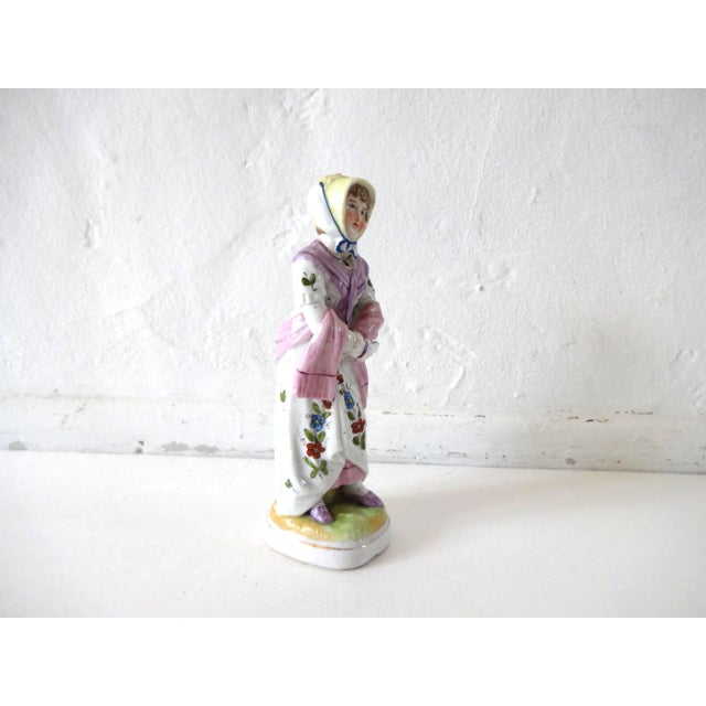 Early 19th Century Early 19th Century Dresden Sitzendorf German Regency Porcelain Woman Figurine For Sale - Image 5 of 8
