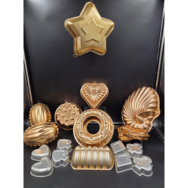 Vintage Large Copper and Miniature Aluminum Mold/Wall Deco Collection Set of 17 For Sale - Image 18 of 18