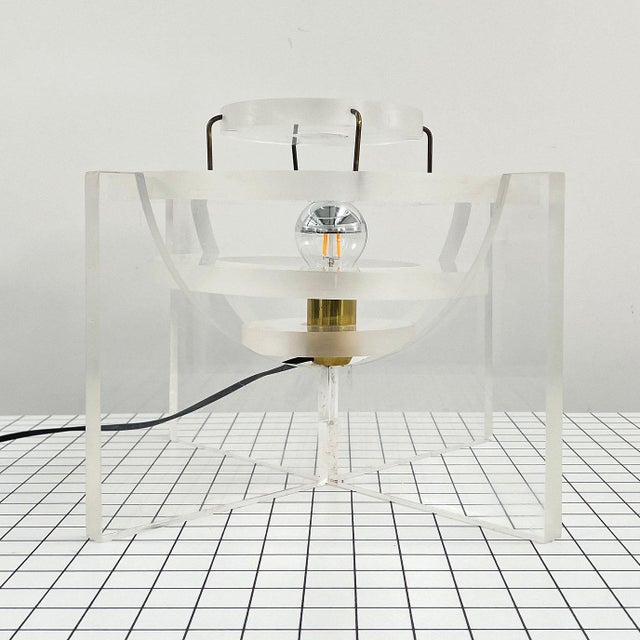 1970s Sculptural Table Lamp in Acrylic, 1970s For Sale - Image 5 of 11