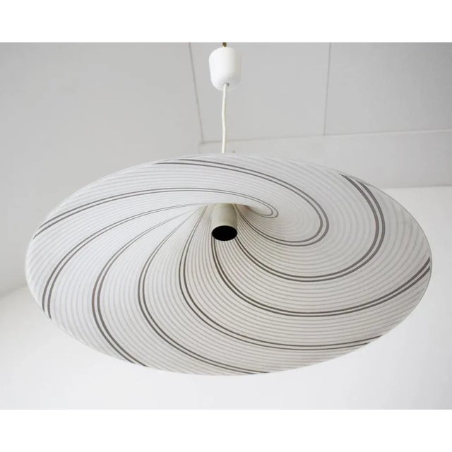 Large trumpet lamp made of acrylic glass. Gray striped. 1 base E27. Up to 250V (Europe/UK Standard).The wiring of this...