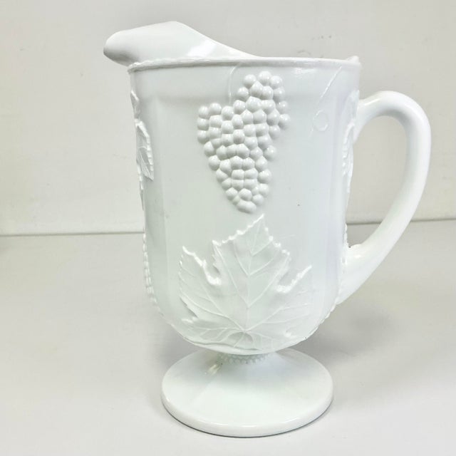 Indiana Glass Company 1970s Vintage Americana Arts & Crafts Indiana Glass Grape Milk Glass 64 Oz Pitcher For Sale - Image 4 of 14