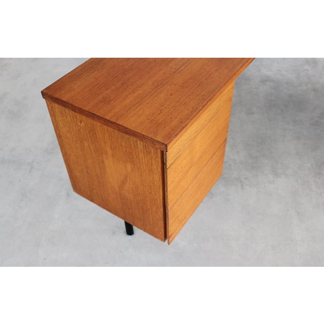 Vintage Teak Executive Desk from Knoll, 1960s For Sale - Image 4 of 12