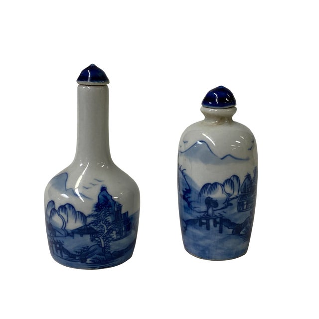 2020s 2 X Chinese Porcelain Snuff Bottle Blue White Scenery Graphic For Sale - Image 5 of 5