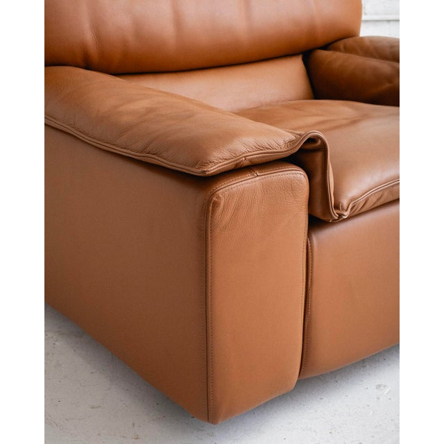Carlo Bartoli Lounge Chair in Cognac Leather for Rossi Di Albizzate For Sale - Image 11 of 12