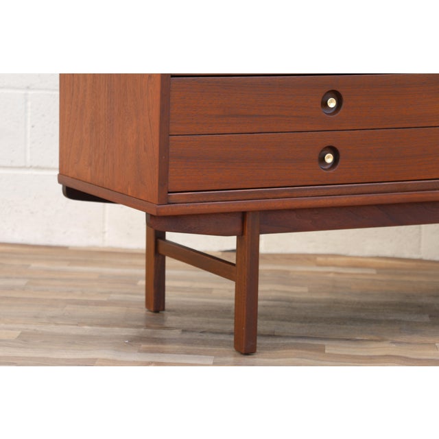 Mid-Century Modern 6-Drawer Walnut Dresser by United Furniture | Refinished Credenza, Circa 1960s For Sale - Image 12 of 18