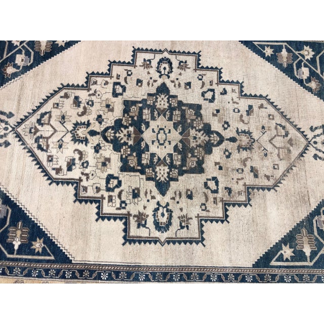 Textile Vintage Medallion Design Traditional Turkish Wool Area Rug For Sale - Image 7 of 10
