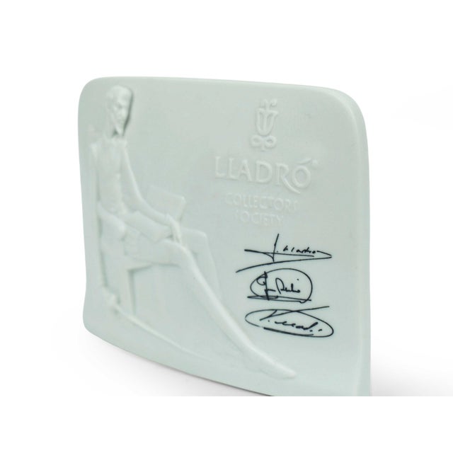 This elegant biscuit porcelain plaque was issued exclusively for the Lladró Collectors Society. It features a stunning...