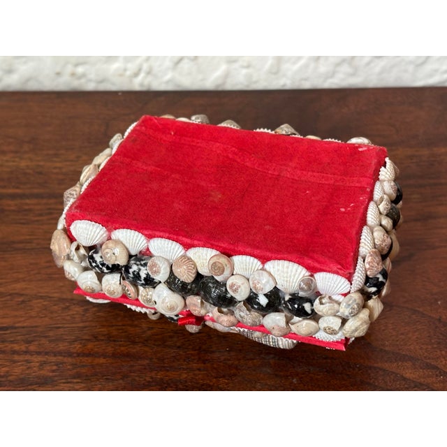 1980s 1980s Sea Shell Covered Souvenir Box With Lid For Sale - Image 5 of 6