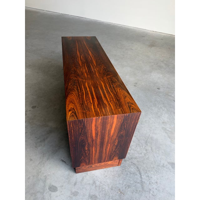 1970s Mid Century Modern Poul Hundevad Danish Rosewood Credenza For Sale - Image 5 of 12