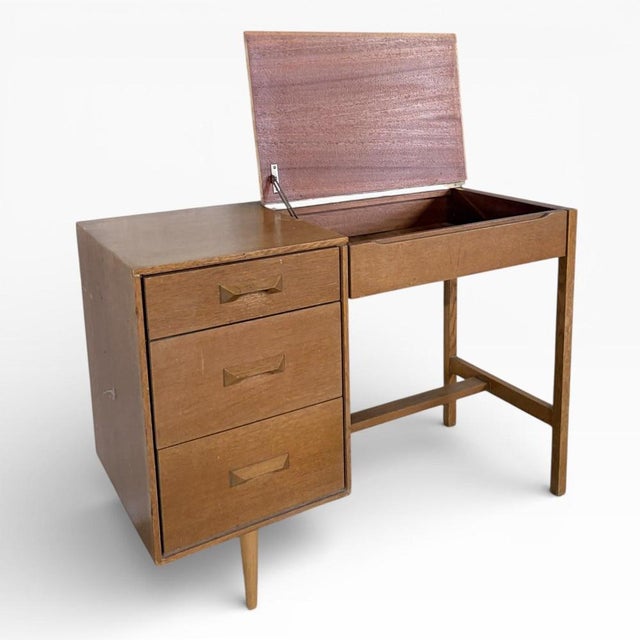 Vintage Oak Dressing Table from Stag For Sale - Image 5 of 7
