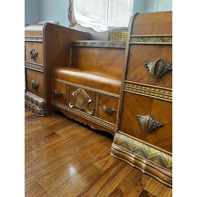 Art Deco 1930s Art Deco Walnut & Burl Wood Waterfall Vanity With Mirror For Sale - Image 3 of 4