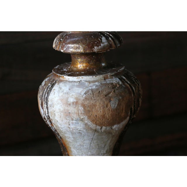 Italian Pair of Carved Wood Gilt Table Lamps With Fluted Urn Bases For Sale - Image 10 of 18