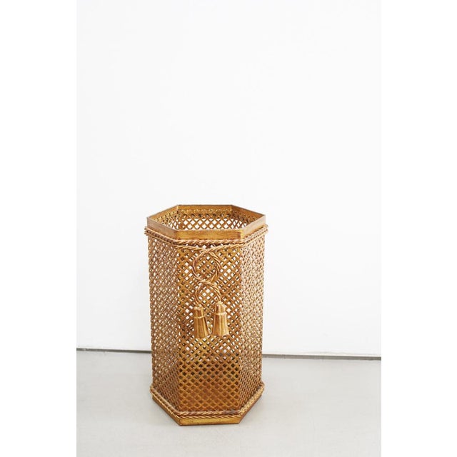 Li Puma Florence Florentine umbrella stand Made in Italy 1960s Height 45.5 cm, Depth 27 cm, Width 27 cm Elegantly shaped...