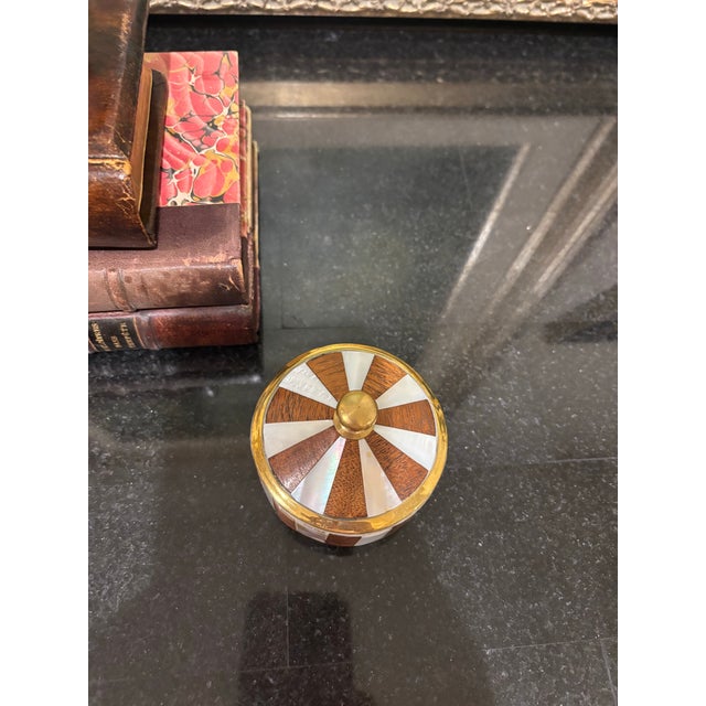 Mother of Pearl & Brass Trinket Box For Sale In Chicago - Image 6 of 8