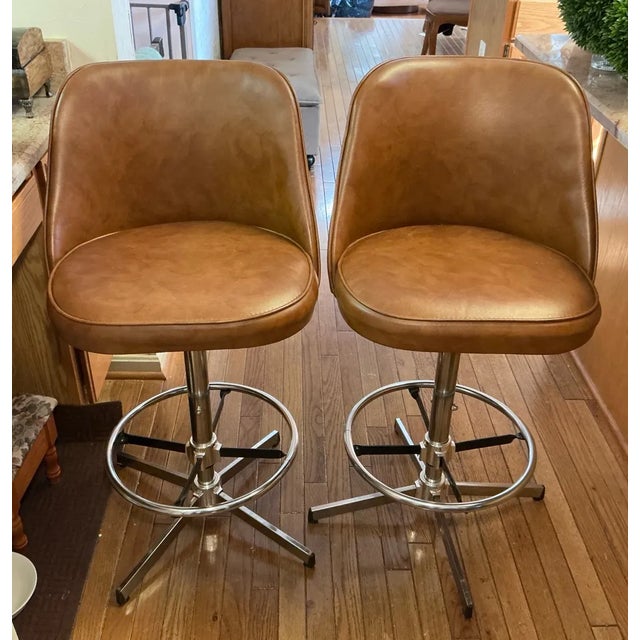 1970s 1970s Vintage Chrome and Cognac Vinyl Swivel Bar Stools - A Pair For Sale - Image 5 of 7