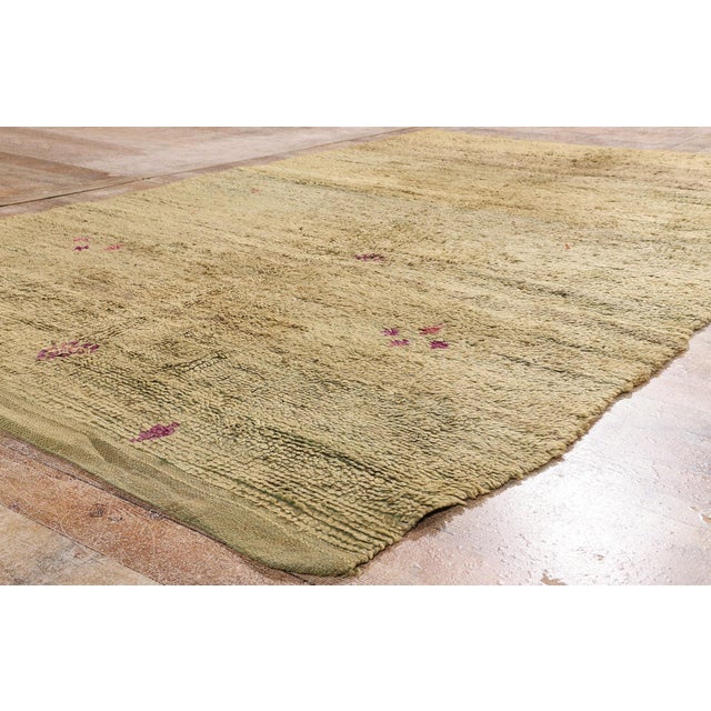 Beige Vintage Boujad Moroccan Rug, 06'01 X 09'08 For Sale - Image 8 of 10