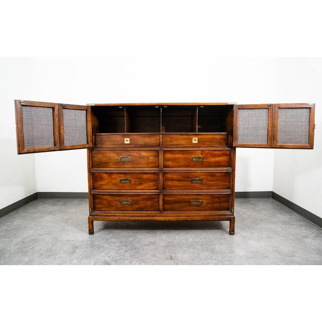Henredon Mid Century Modern Dresser Gentlemans Chest 8 Drawer Wood Henredon Circa '75 MCM For Sale - Image 4 of 12