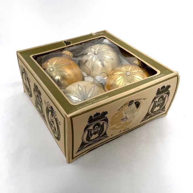 Traditional Mid 20th Century Gold & Ivory Glass Christmas Ornaments in Original Box - Set of 4 For Sale - Image 3 of 9