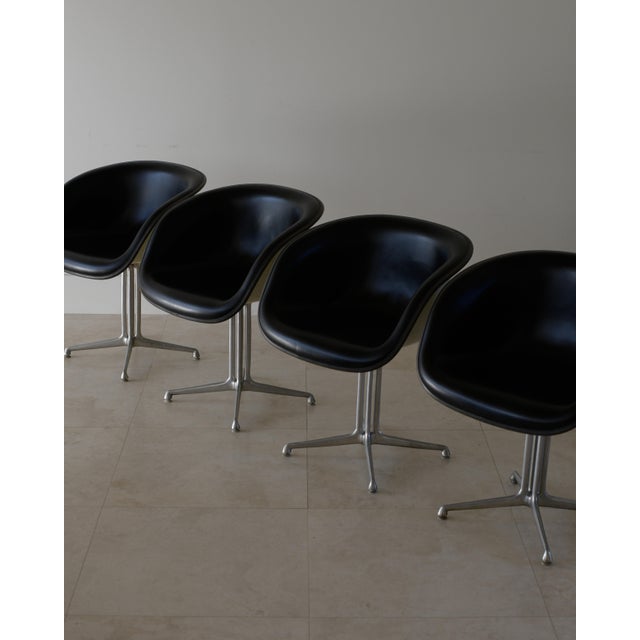Herman Miller Set of Four La Fonda Chairs by Eames, Fiberglass, Usa, 1960s For Sale - Image 4 of 10