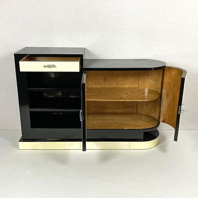 Art Deco Storage Unit in Parchment and Black Lacquer, 1930s For Sale - Image 4 of 8