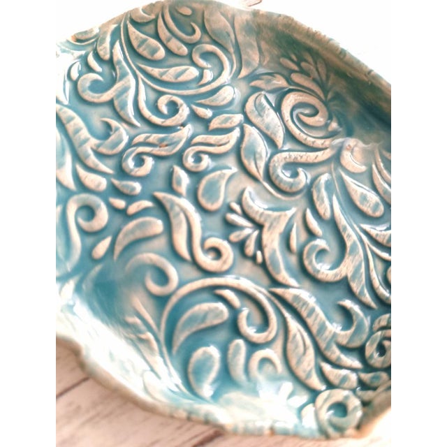 Multipurpose plate/bowl. Recommended as a candle holder or object holder. The artefact is worked entirely by hand, the...