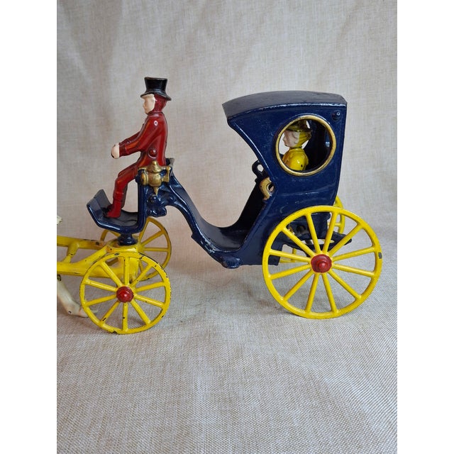 Antique Cast Iron Kenton Cabriolet Hansom Cab Carriage Toy - Original Figures For Sale - Image 15 of 18