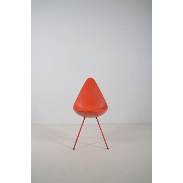 Red Drop 3110 Chair by Arne Jacobsen for Fritz Hansen, 2016 For Sale - Image 8 of 9