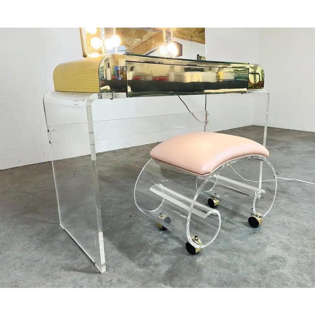 Hollywood Regency Lucite Vanity, Mirror & Scroll Ottoman Bench by Hill Manufacturing 1970s For Sale - Image 3 of 14