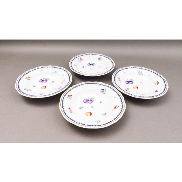 Richard Ginori Italian Fruits Porcelain Rimmed Soup Bowls Set Of 4 Measures approximately 7 7/8" diameter.