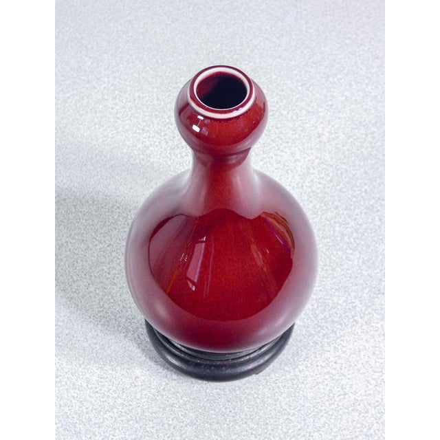 Qing Oxblood Red Suantouping Vase in Porcelain, 1950s For Sale - Image 3 of 16