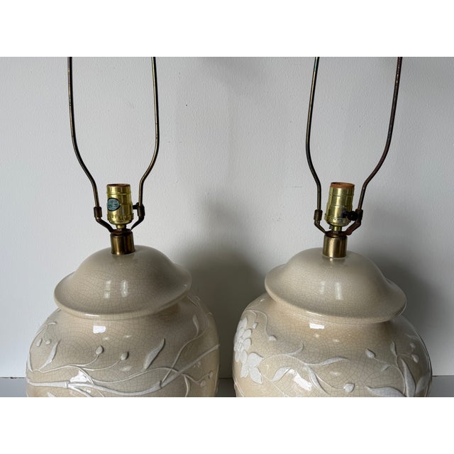 1980s Vintage Hollywood Regency Style Floral Cream Crackle Glaze Ceramic Table Lamps – Pair For Sale - Image 9 of 12