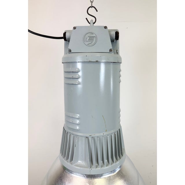 Mid-Century Modern Large Industrial Aluminium Pendant Light from Elektrosvit, 1960s For Sale - Image 3 of 18