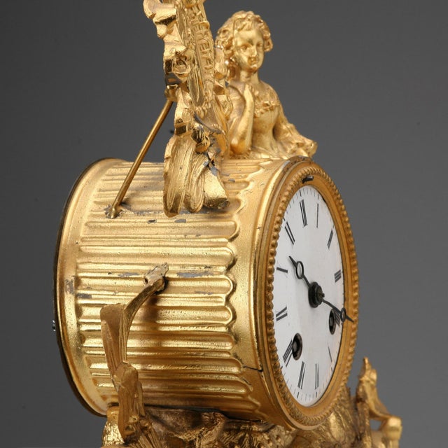 Metal Parisian Table Clock in Gold Antimony For Sale - Image 7 of 11