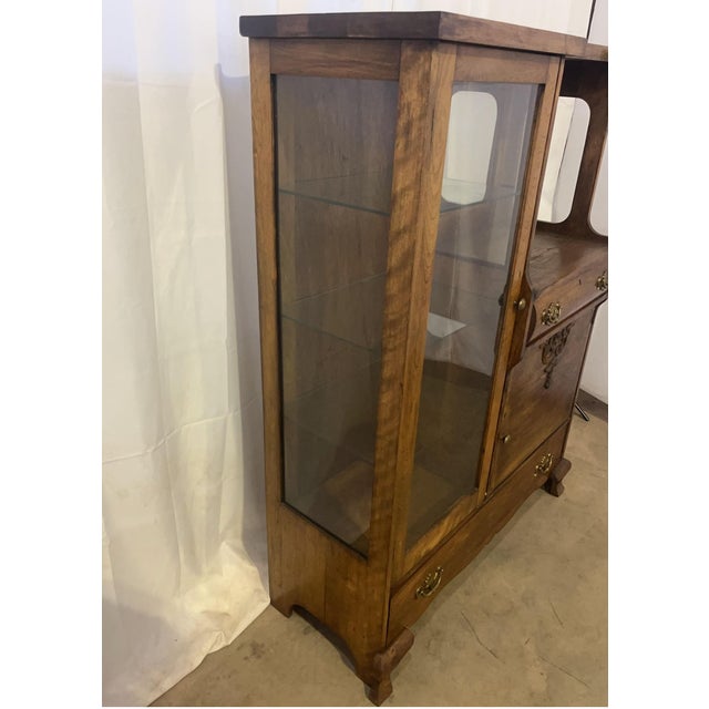 Antique American Victorian Oak Side-by-Side Curio Cabinet, C. 1895 For Sale - Image 4 of 9