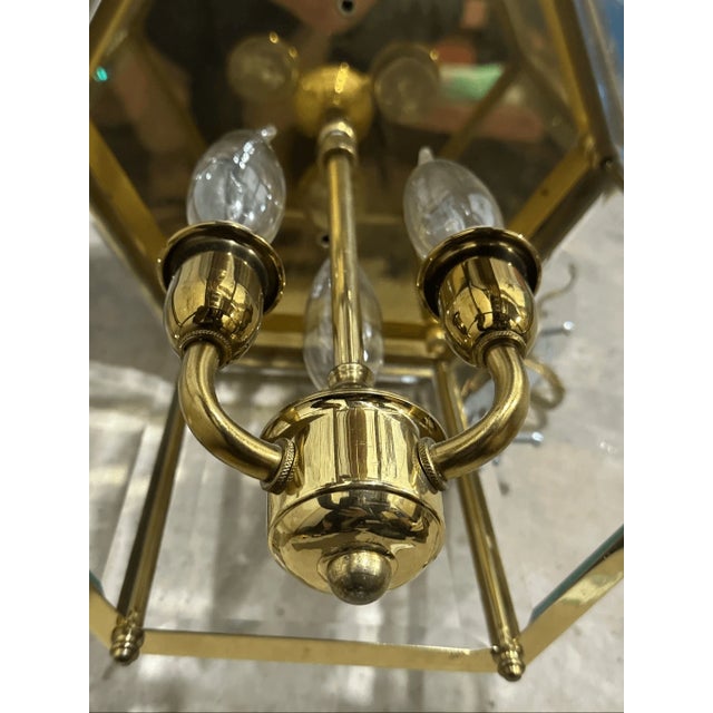 Good condition Add a touch of classic traditional style to your home with this vintage-inspired hexagonal flush mount...