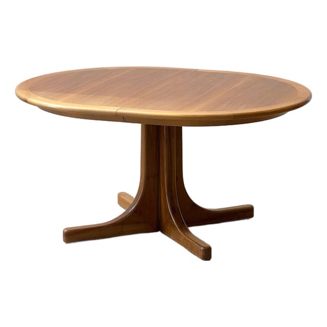 Scandinavian Extendable Teak Table, 1970s For Sale
