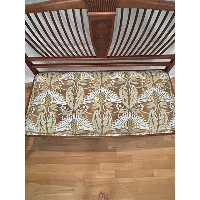 Antique C. 1900 Edwardian Sheraton Revival Carved Wood Settee, Newly Upholstered For Sale - Image 4 of 12