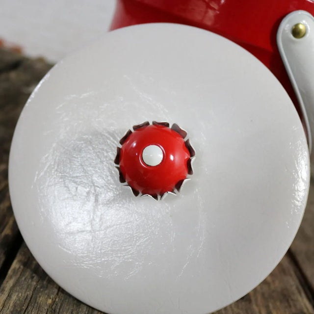 Mid 20th Century Mid Century Modern Ice Bucket Red Faux Patent Leather and White Plastic With Daisy Knob For Sale - Image 10 of 13