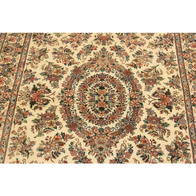 Shabby Chic Medallion 1990's Pak-Persian Beige/Pink Wool Rug - 4'1'' X 6'2'' For Sale - Image 4 of 9