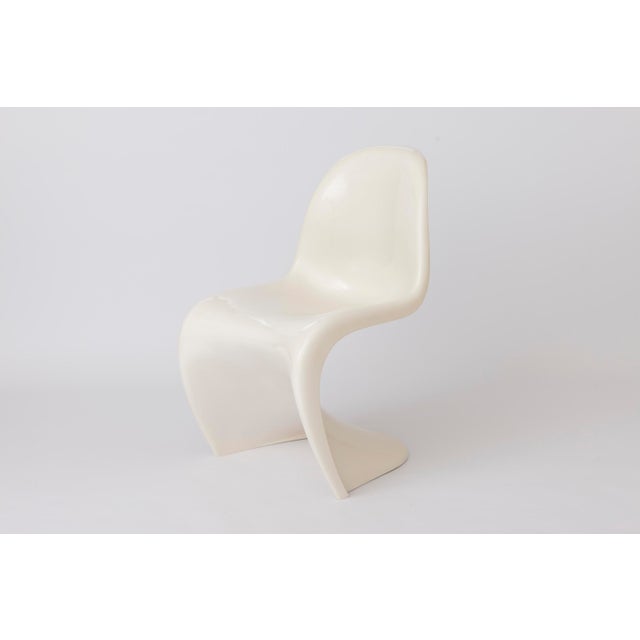 Original Herman Miller Panton Chair in white. Designed in 1967. Production year: 1972. Designed by Danish designer Verner...