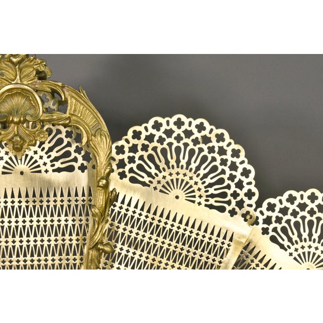French Louis XV-Transition Style Peacock Fan Shaped Fire Screen, 1890s For Sale - Image 5 of 16