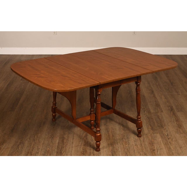 Traditional Maple Expandable Drop Leaf Gateleg Dining Table For Sale - Image 9 of 18