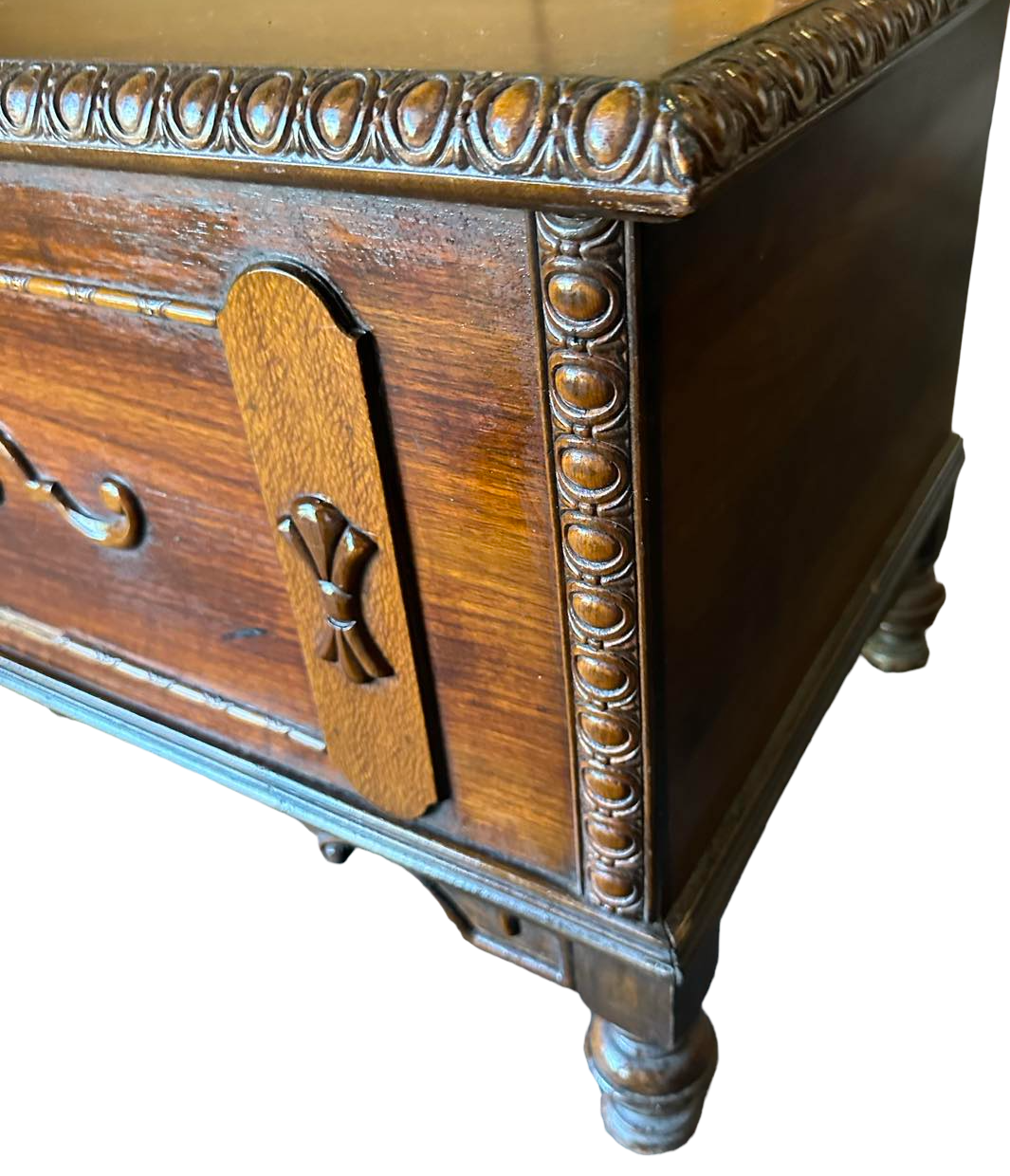 最終値下げ！Real Antique small chertアンティーク Antique 1920s Spanish Revival Walnut and Burlwood Cedar Chest
