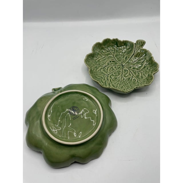 Pair of hor d'oeuvre/ serving piece Bordallo Pinheiro vintage plates in iconic green cabbage pattern. These plates are...