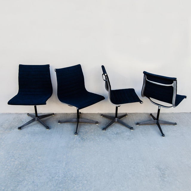 Early Herman Miller Eames Aluminum Group Side Chairs For Sale - Image 9 of 10